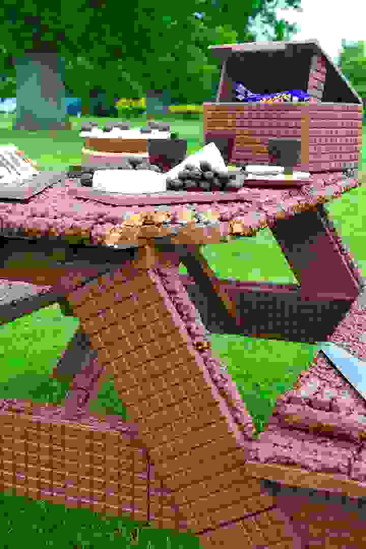 Chocolate Picnic Bench